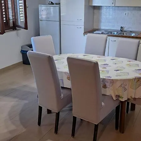 Stanko Apartament Sumartin