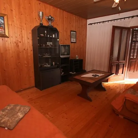 Stanko Apartment Sumartin