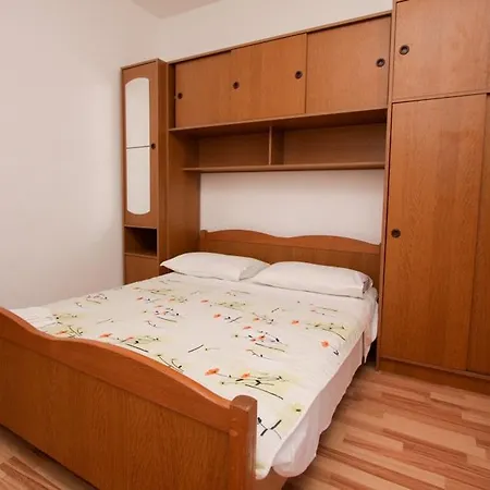 Stanko Apartment Sumartin